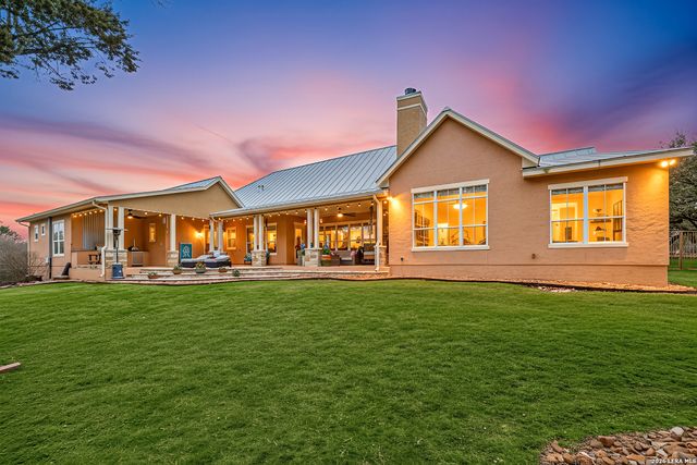 10511 Teich Loop, New Braunfels, TX 78132