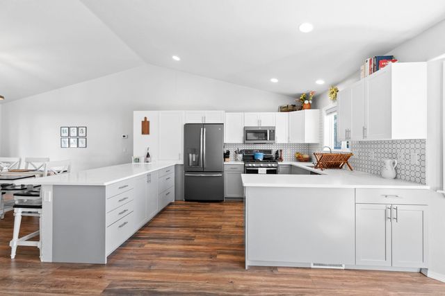 6811 W Johannsen Ave, Nine Mile Falls, WA 99026