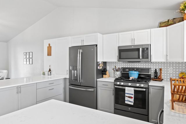 6811 W Johannsen Ave, Nine Mile Falls, WA 99026