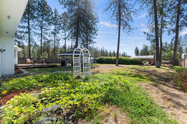 6811 W Johannsen Ave, Nine Mile Falls, WA 99026