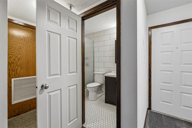 300 Walnut Street 407, Des Moines, IA 50309