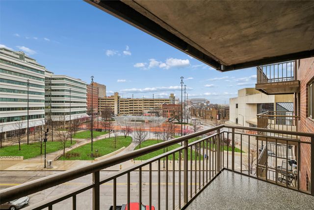 300 Walnut Street 407, Des Moines, IA 50309