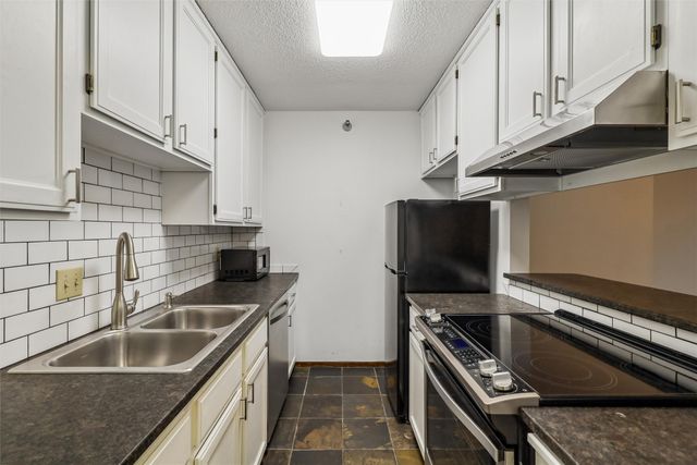 300 Walnut Street 407, Des Moines, IA 50309