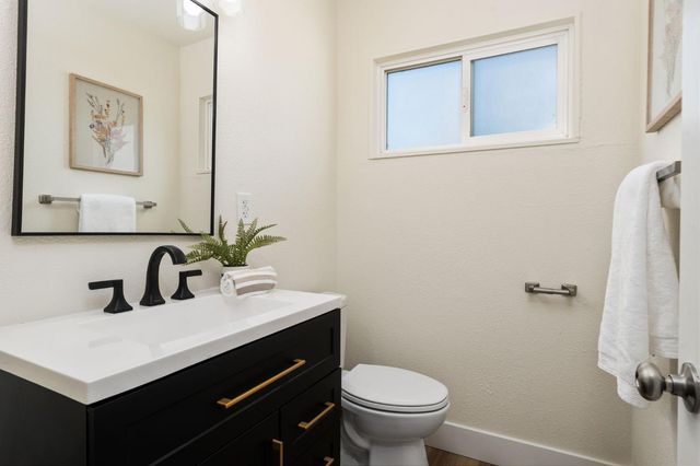 6662 N Effie Street, Fresno, CA 93710