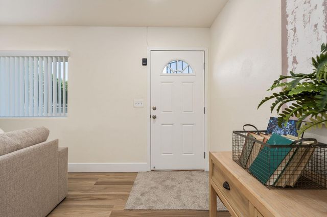 6662 N Effie Street, Fresno, CA 93710