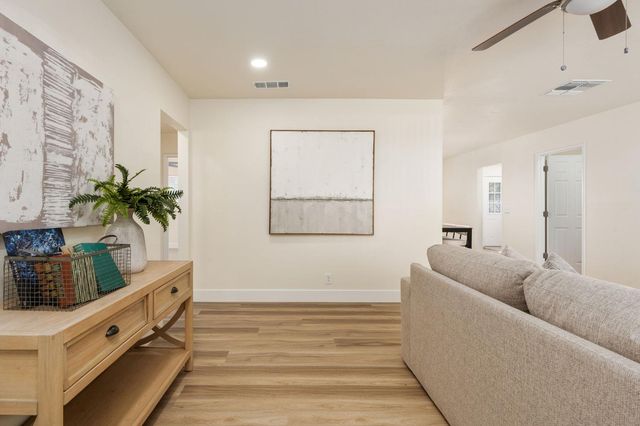 6662 N Effie Street, Fresno, CA 93710
