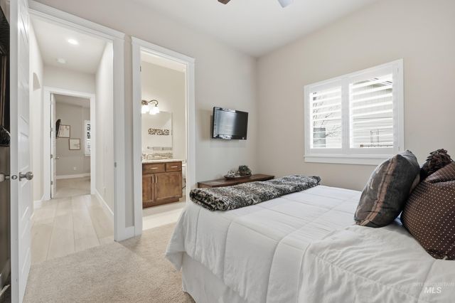 1345 N Triathlon Ave, Eagle, ID 83616