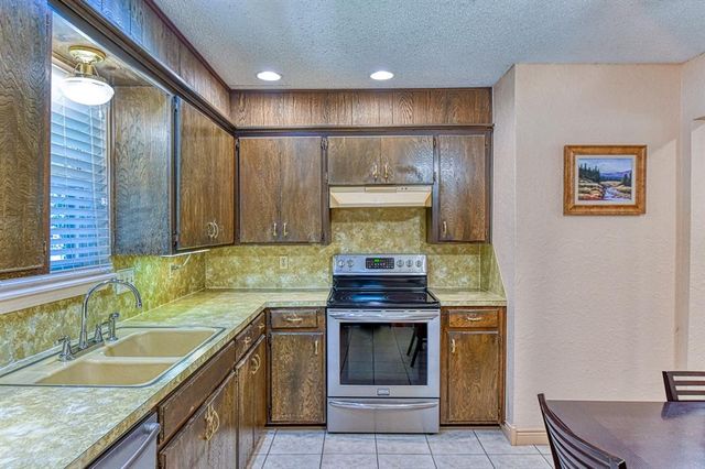 1631 Briarcliff Court, Norman, OK 73071