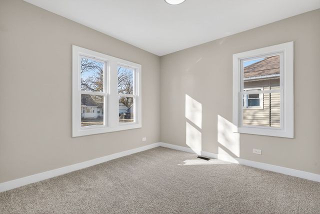 1520 N Prairie Avenue, Joliet, IL 60435