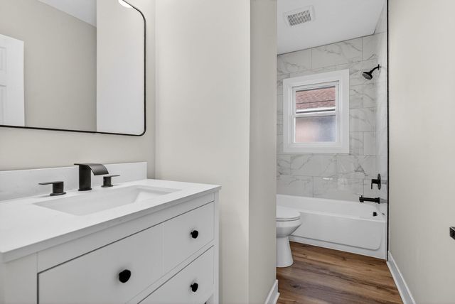 1520 N Prairie Avenue, Joliet, IL 60435