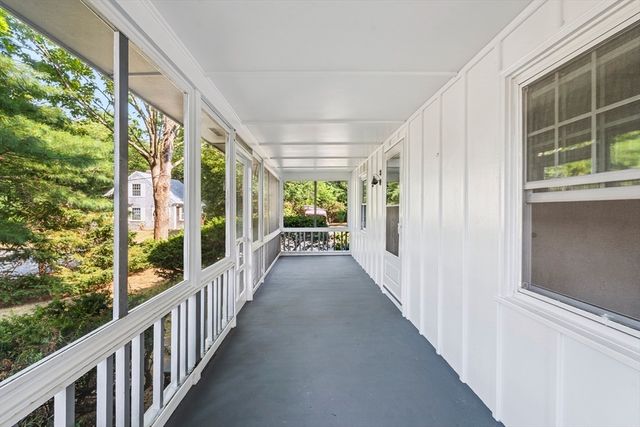 8 Captain's Lane, Mattapoisett, MA 02739