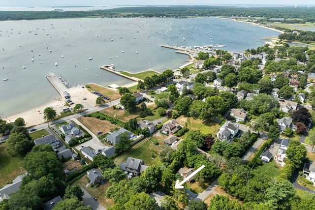 8 Captain's Lane, Mattapoisett, MA 02739