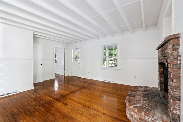 8 Captain's Lane, Mattapoisett, MA 02739