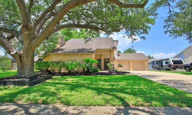 407 Hedgecroft Drive, El Lago, TX 77586