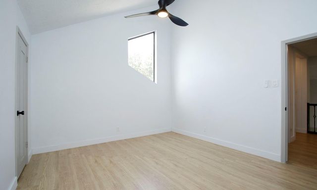 407 Hedgecroft Drive, El Lago, TX 77586