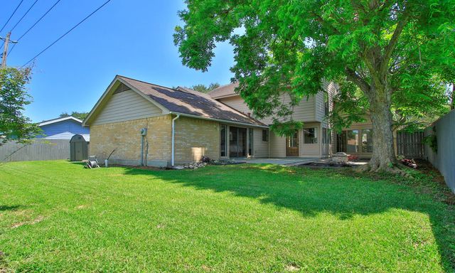 407 Hedgecroft Drive, El Lago, TX 77586