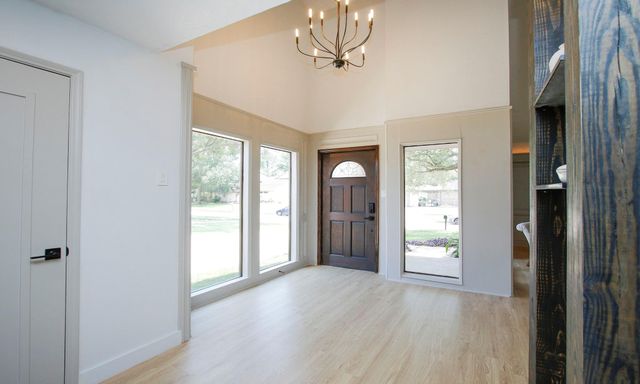 407 Hedgecroft Drive, El Lago, TX 77586