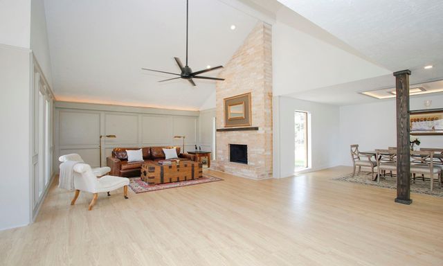 407 Hedgecroft Drive, El Lago, TX 77586
