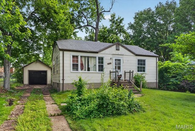 7407 Balfour Drive, Hanley Hills, MO 63133