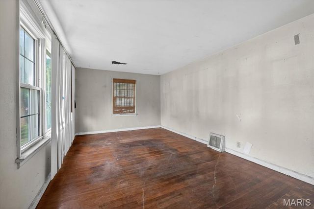 7407 Balfour Drive, Hanley Hills, MO 63133