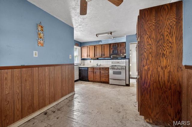 7407 Balfour Drive, Hanley Hills, MO 63133