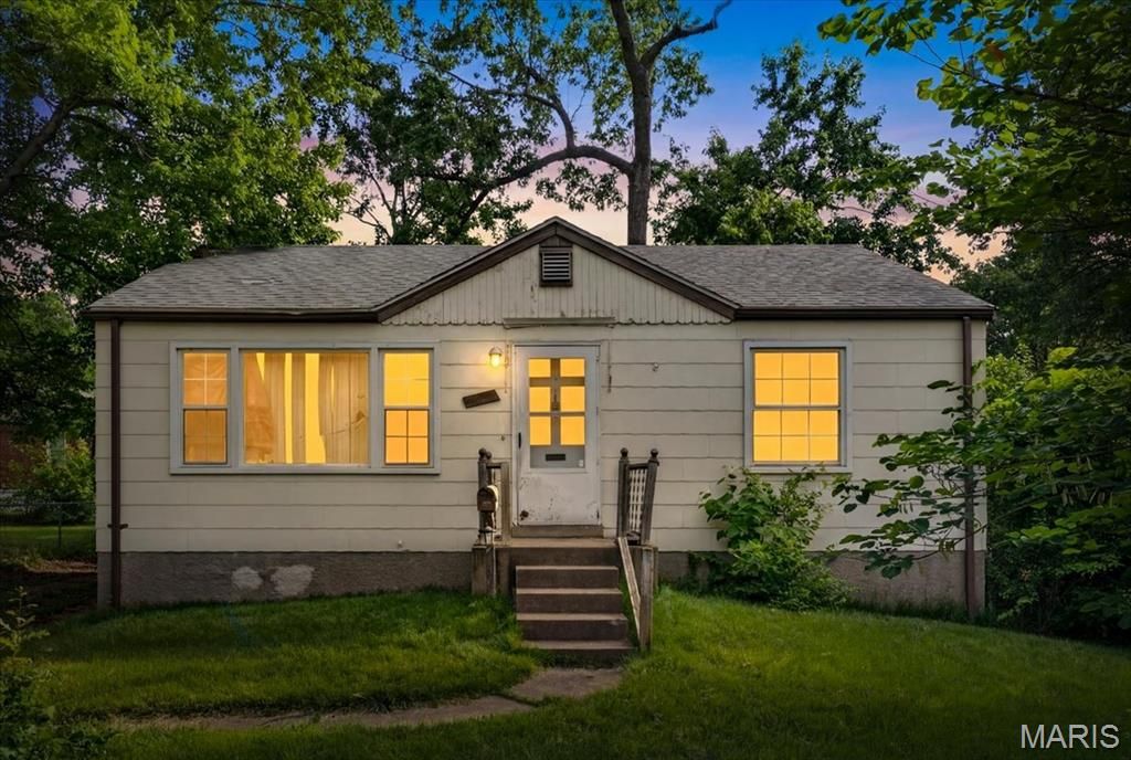 7407 Balfour Drive, Hanley Hills, MO 63133