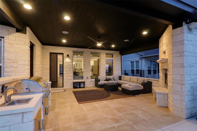 702 Tomichi TRL, Austin, TX 78738