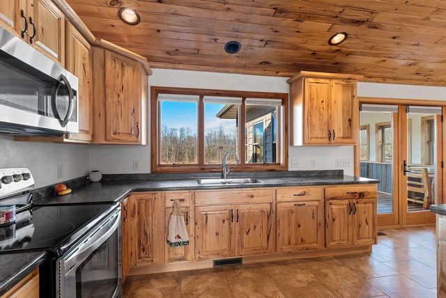 N8481 TOWN HALL ROAD, Black Creek, WI 54106