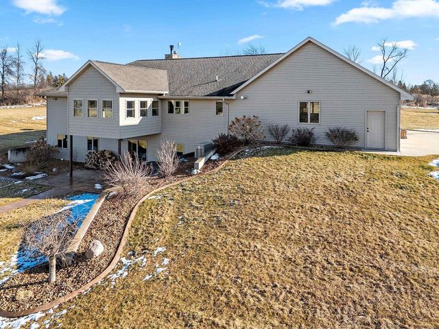 N8481 TOWN HALL ROAD, Black Creek, WI 54106