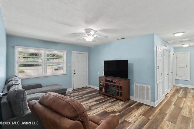 20 Woodglen Drive, Gulfport, MS 39507