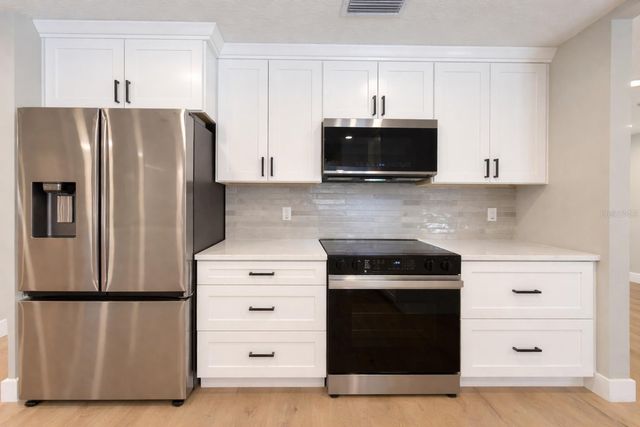 858 ERROL PARKWAY, Apopka, FL 32712