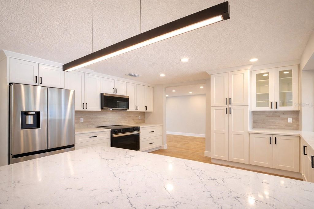 Image 13 of property listing at 858 ERROL PARKWAY, Apopka, FL 32712