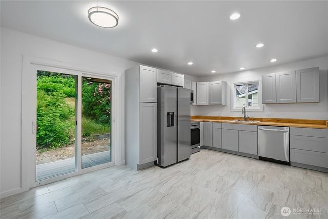 20213 60th Avenue W, Lynnwood, WA 98360