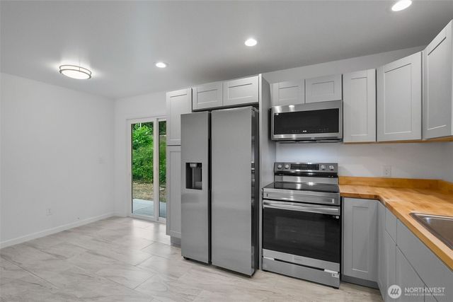 20213 60th Avenue W, Lynnwood, WA 98360