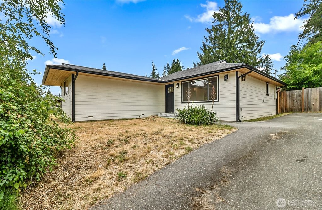 20213 60th Avenue W, Lynnwood, WA 98360