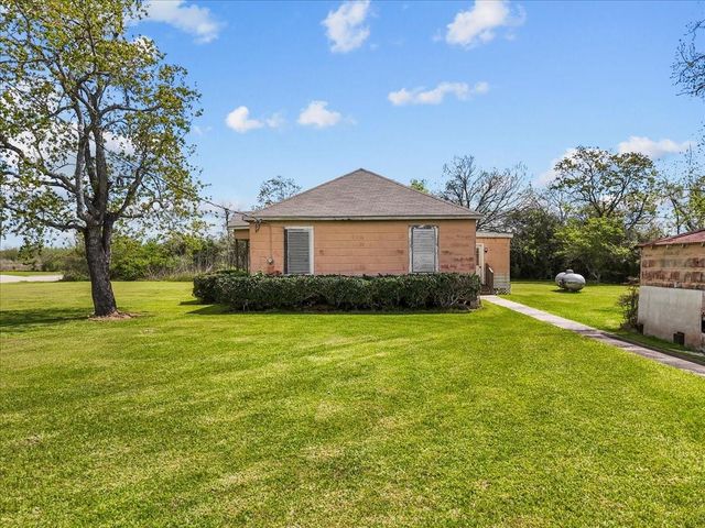 11703 Fm 1764, Santa Fe, TX 77510