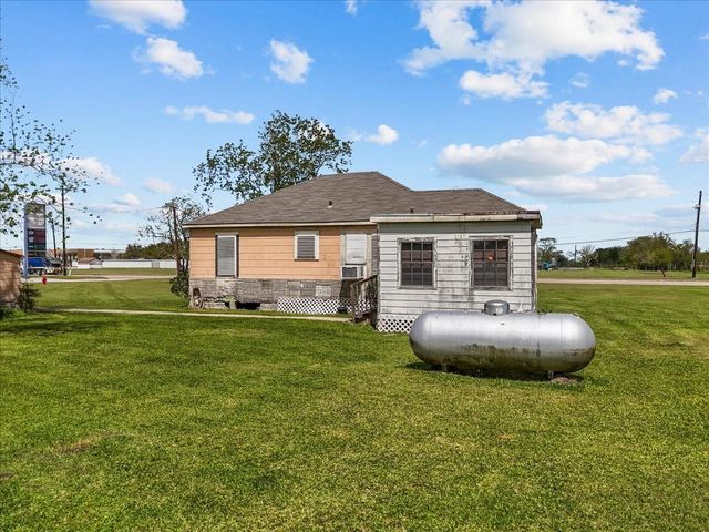 11703 Fm 1764, Santa Fe, TX 77510