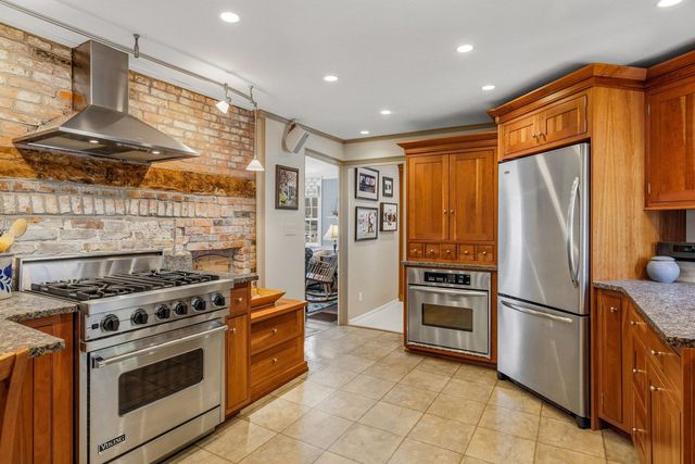 395 Pleasant Street, Portsmouth, NH 03801