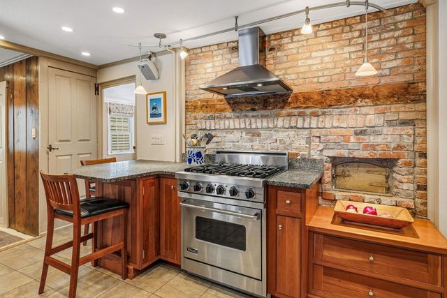 395 Pleasant Street, Portsmouth, NH 03801