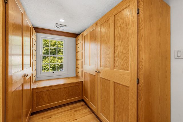 395 Pleasant Street, Portsmouth, NH 03801