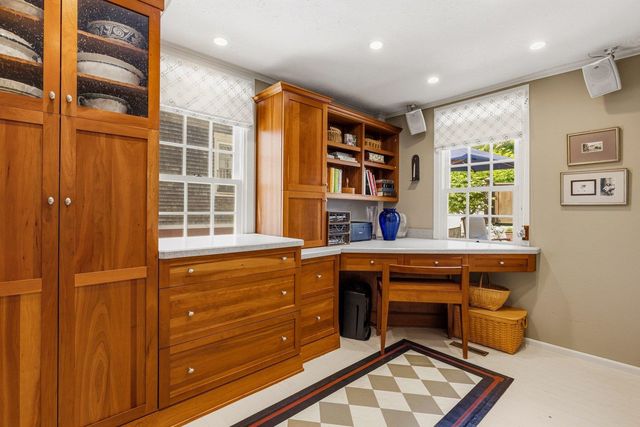 395 Pleasant Street, Portsmouth, NH 03801