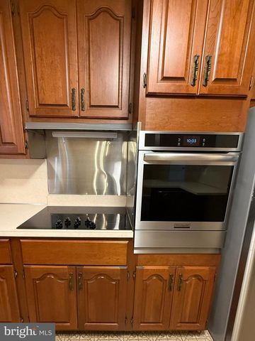 3 CHERRYWOOD RD, Reading, PA 19610