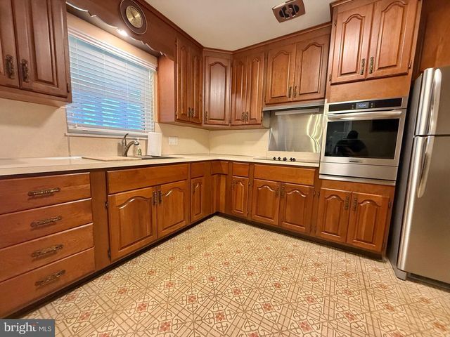 3 CHERRYWOOD RD, Reading, PA 19610