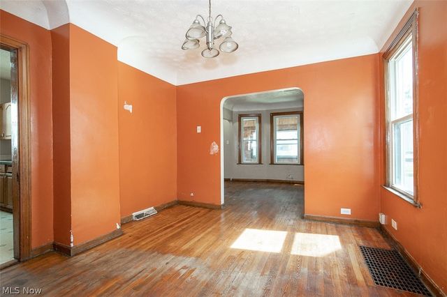 4507 Bridgeview Avenue, Newburgh Heights, OH 44105