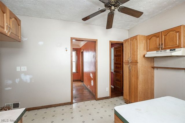 4507 Bridgeview Avenue, Newburgh Heights, OH 44105