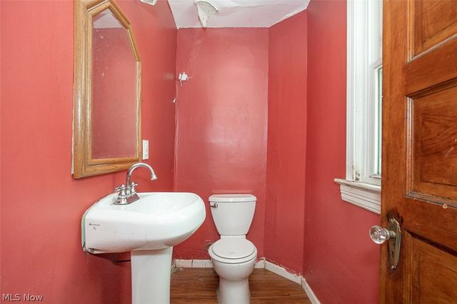 4507 Bridgeview Avenue, Newburgh Heights, OH 44105