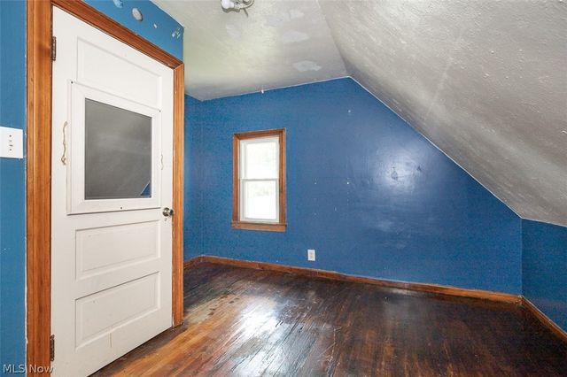 4507 Bridgeview Avenue, Newburgh Heights, OH 44105