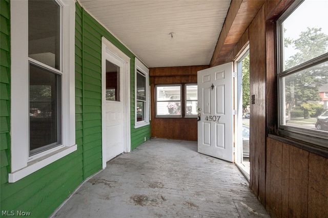 4507 Bridgeview Avenue, Newburgh Heights, OH 44105