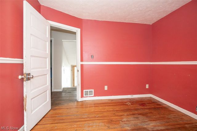 4507 Bridgeview Avenue, Newburgh Heights, OH 44105