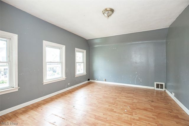 4507 Bridgeview Avenue, Newburgh Heights, OH 44105
